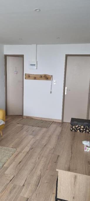Appartement Tres Lumineux Egat Екстер'єр фото